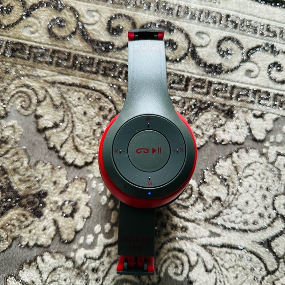 Wireless Headphones 🎧 - Picture 5 of 8